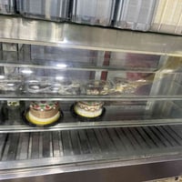 لبيع براد مال كيك شغال العرض مترونص  07723772296سعر500الف