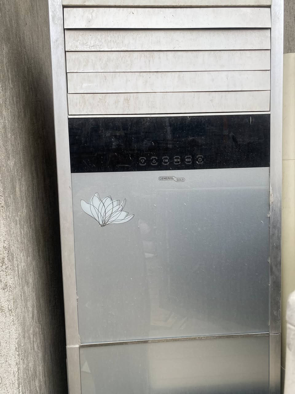 السلام عليكم
للبيع داخلية 
3 طن نوع جنرال
السعر 200 الف 
***********
