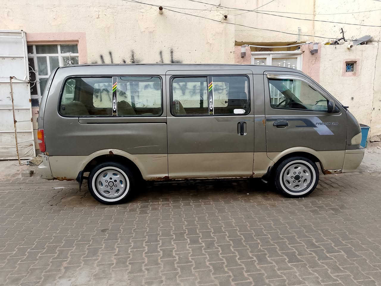 بريجو لون فيراني للبيع موديل الفين واحد سيارة حلوه سعر ٦٨ بيهة مجال مستعجل مكان نجف ***********
