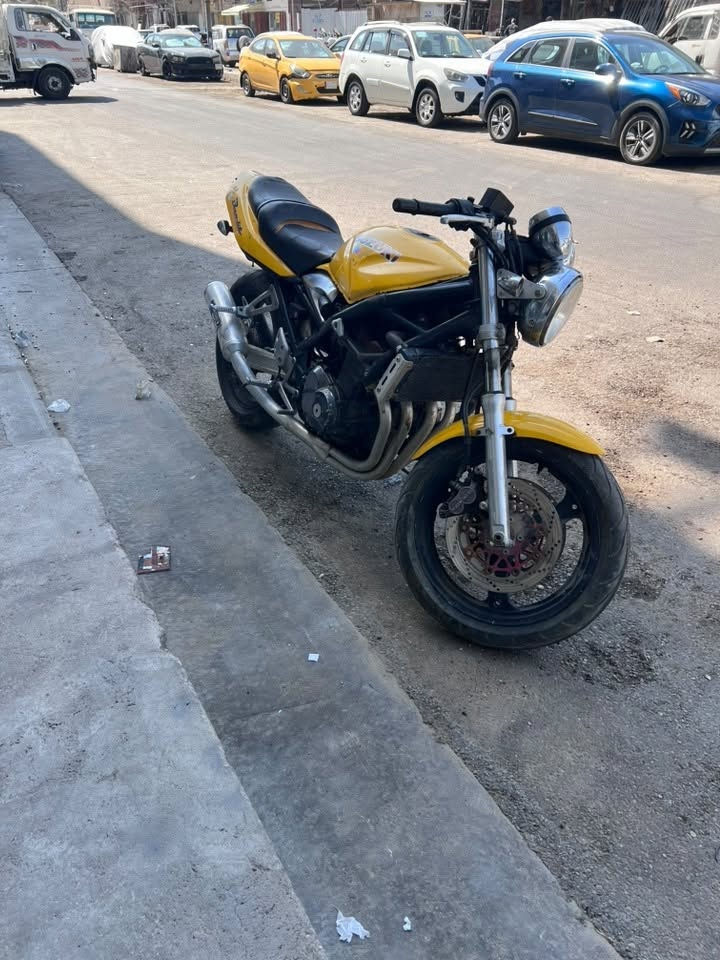 سلام عليكم بانده مكينه 400دراجه حلوه نكره اب اي وقت 
يرادله شوي ترتيب دراجه مامفتوحه فقط تفيلس سعره 700بيه مجال قبل المراوس حسب القناعه عنوان بغداد قرب صيطرت الشعب ***********
