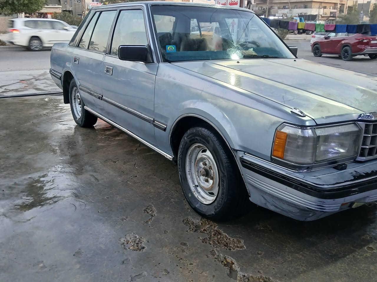 السلام عليكم.. سوبر ١٩٨٤ بلاديه  كهربائيات فول تبريد سويج صدر جديد مكفوله من الصبغ والضربة كلها اوتوماتيك ماعدة الكير مكينة 5m بلادي خيط تبخير. بأسمي *********** البياع تقاطع درويش
