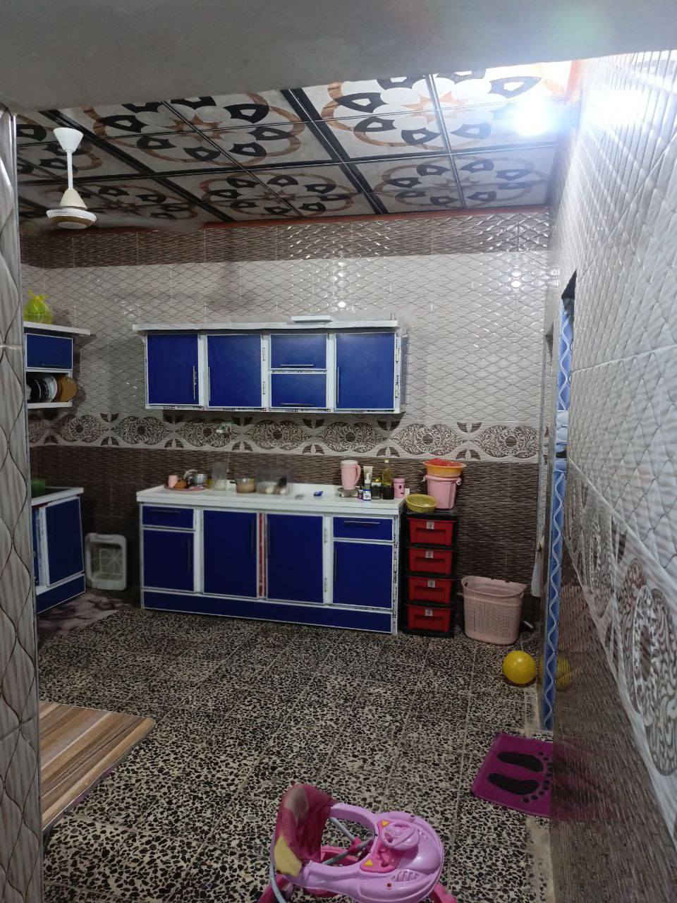 للبيع بيت بشارع معمل الموز فوك من الفلل بيت 200 متر ب50وبيه مجال الشراي يخابر او يراسل علمود التفاصيل ***********
