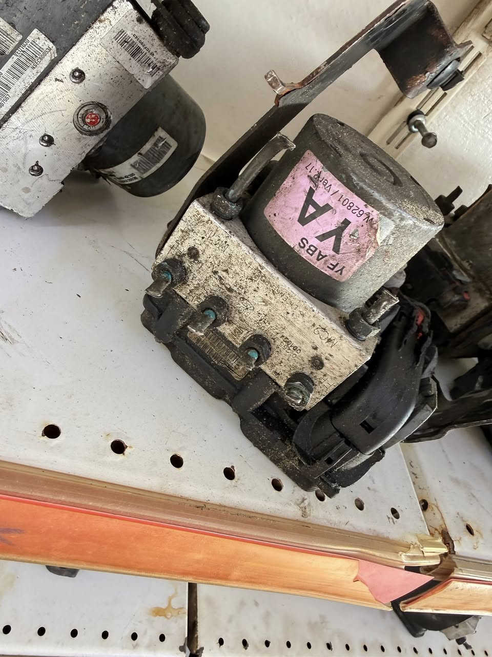 اختصاصنا بريك للسيارات الكوري
متوفر جميع انواع جهاز ال ABS بريك
متوفر بور بريش عمبار الخليجي والامريكي 
عنوانه بابل حي الصناعي 
***********
حيدر بريك
