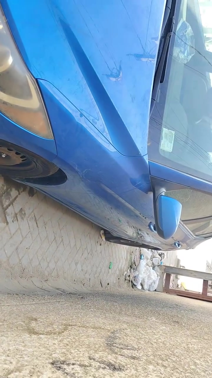 صندوك وبابتين بيها صبغ بجم كبس ماشية ٨٥ صدر تعبان تخم تاير جديد هذا الفيديو موضح *********** 

100 وبيها مجال قليل
