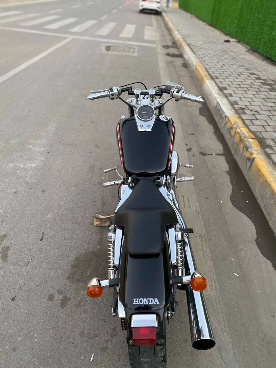 السلام عليكم
هوندا شادو سلشر 400cc 
كير مكينة كهربائيات كفالة 
الدراجة ربع نكرة باي وكت عليهة ادامة عامة 
بيهة تزويد بسيط مثل مموضح بلفيديو 
سعر الدراجة 13 ورقة 
مكان بغداد ***********
