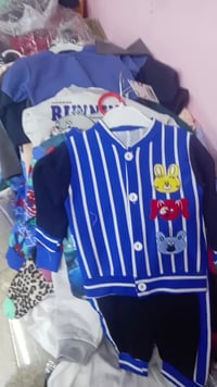 اتراكات أطفال بهاري وشتوي العدد ٧٠ قطعه يطلعن السعر ٢٠٠٠ دينار التراك ...