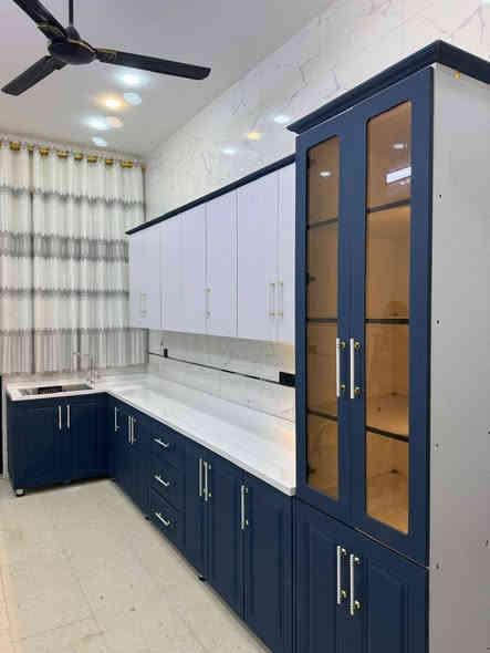 كاونتر المنيوم ابواب خشب.   راسلني   عالاواتساب ***********العنوان اربيل يوجد تفصال حسب الطلب والتوصيل  والشد لحد بغداد مجاني
