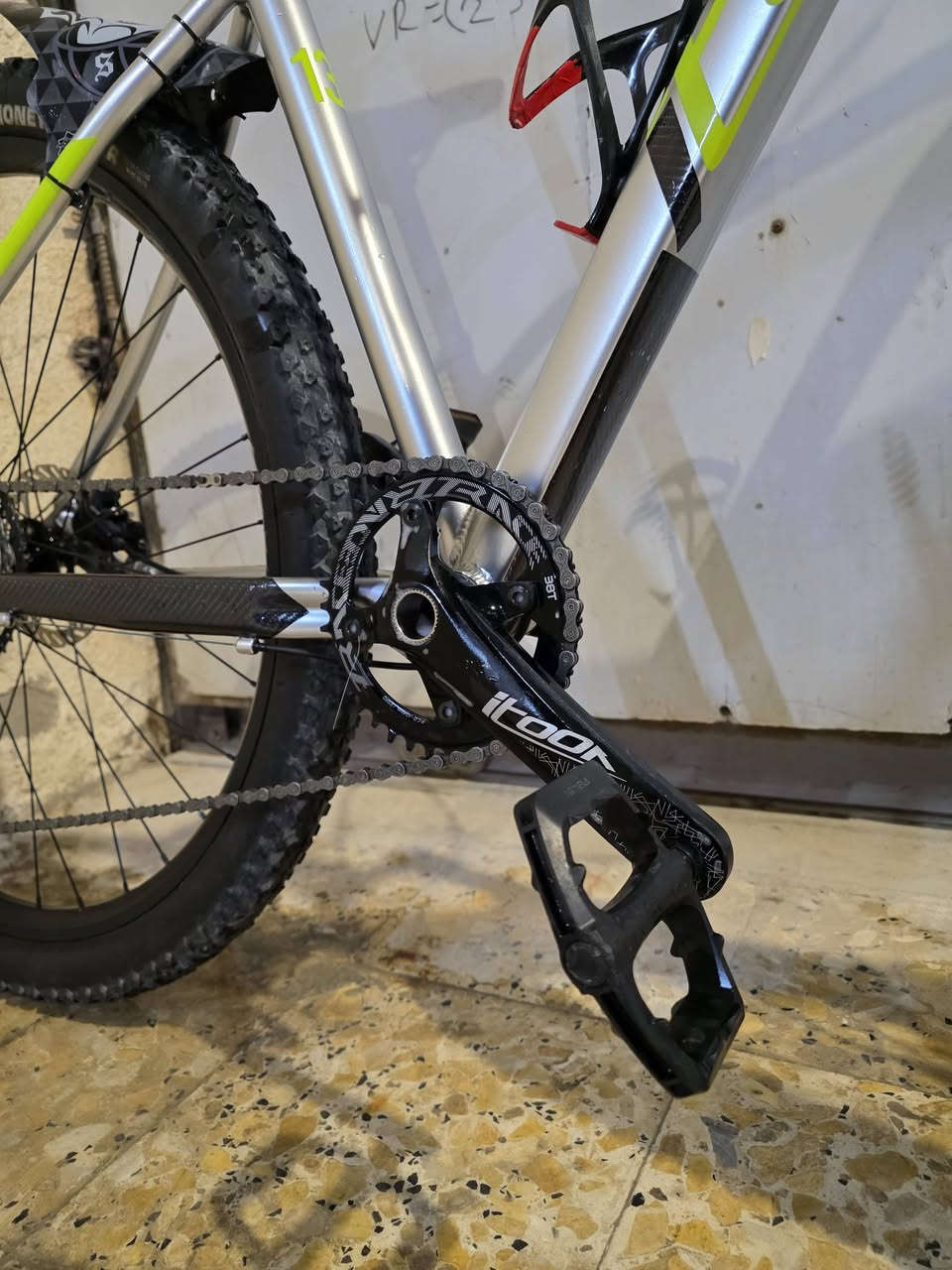 بيسكل فول موصفات وامريكي ومزود فول ومكفول حجم 29L
بطيخه ام الصوت بريك هدروليك

هيكل المنيون 13 كيلو وزن لبيسكل

دبل هدروليك قفل فتح ناصي عالي تايرات 29 جبلي كنده سعر بي مجال وبلخدمه تريده وموجود لغراض مالته لصليه ويا
رقم لهاتف ***********
مكاني لبصره ولسعر خاص
