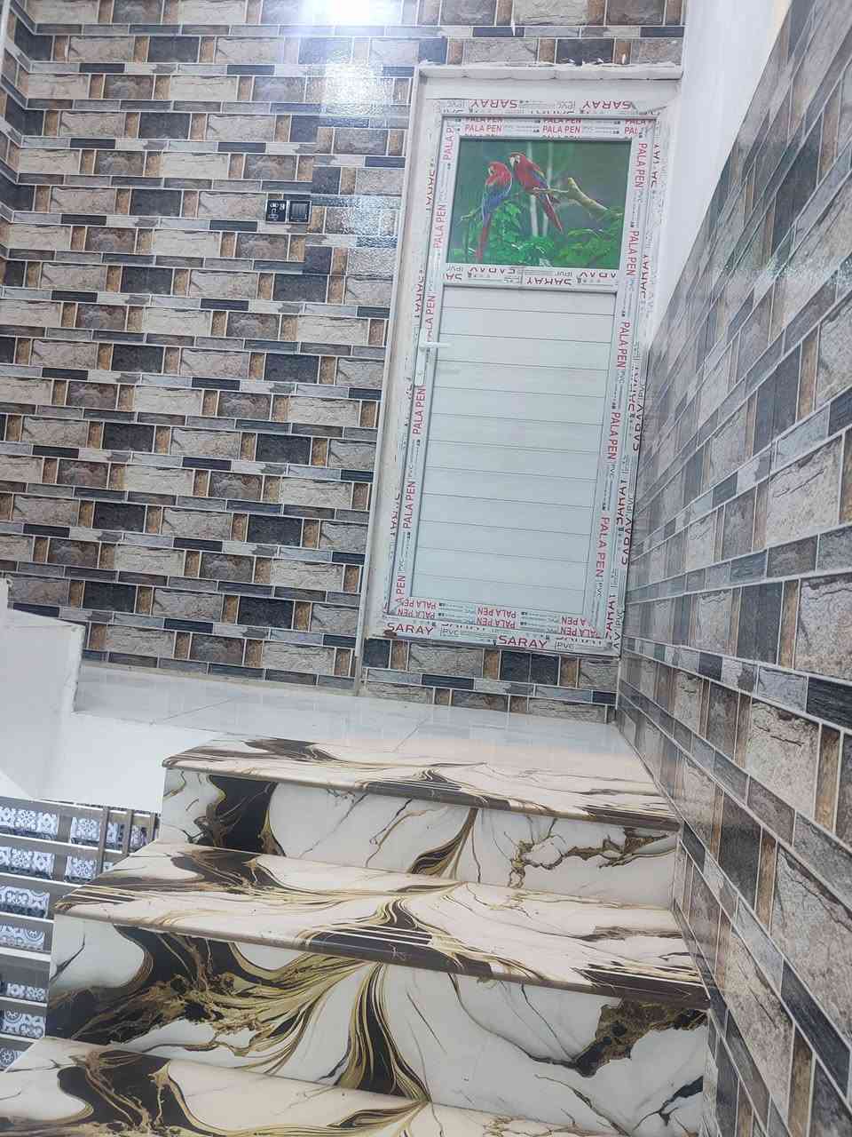 للبيع مساحه ١٢٠طابو زراعي سند 25/ طابقين ثلاث غرف نوم مطبخ واستقبال اوهول مجمع صحيات عدد 2/  شارع 80 خلف محطه اضواء بابل ***********
