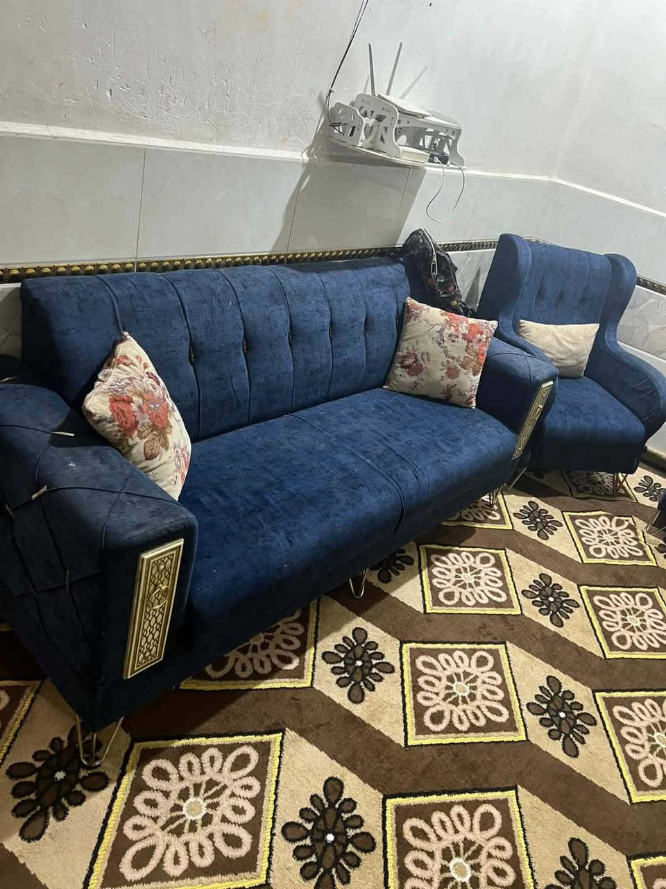 تخم ستعمال قليل  السعر ٣٠٠ مع مجال تواصل ع رقم ***********
