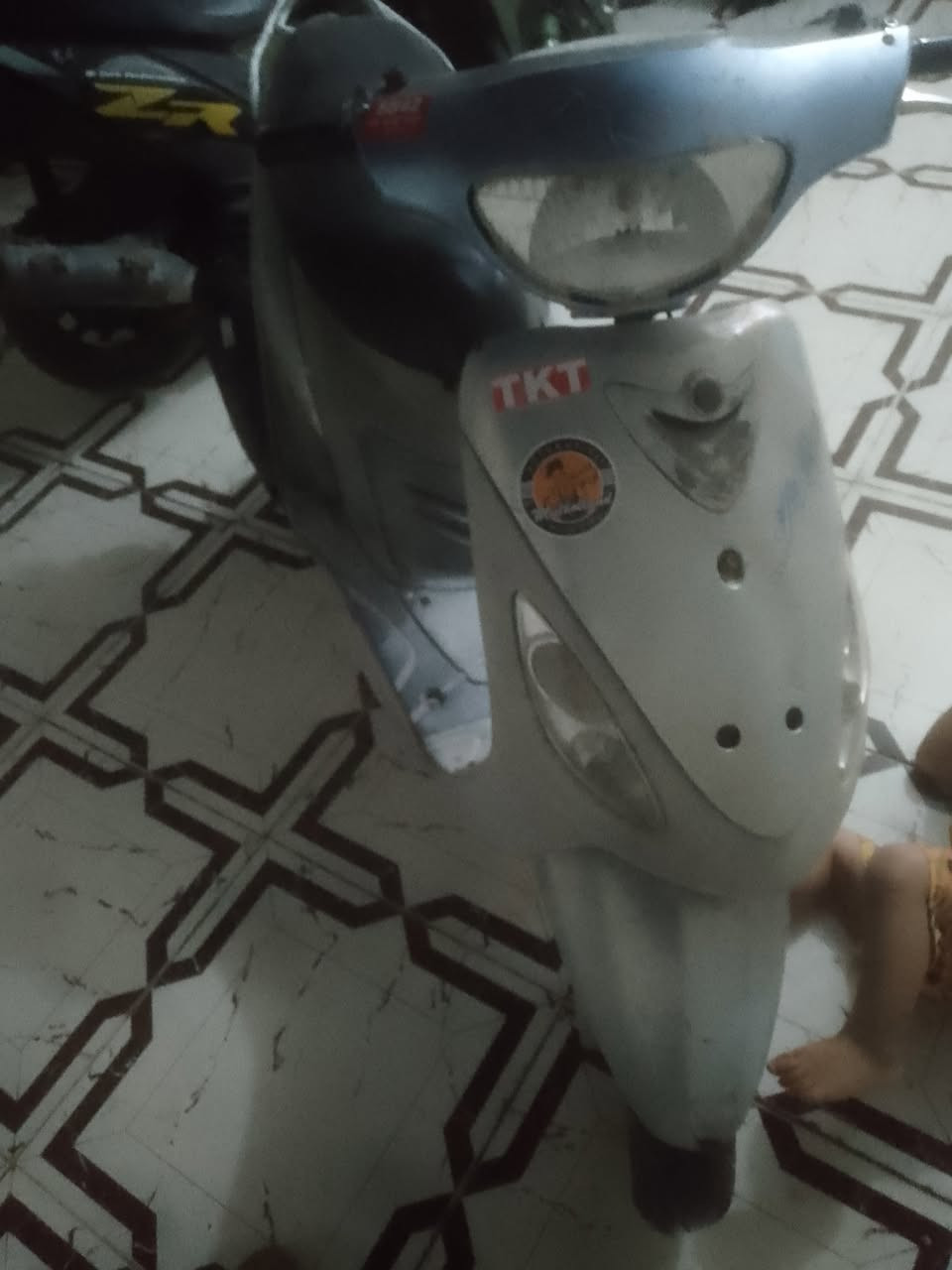 ماكس للبيع دراجه مكينه ما مفتوحه بس بيها نقوصات 
نقصها بك لايت دكمه سل وشوته فتحتها وبقت ما شديتها بس موجوده سلف شرط شغال بس دكمه يعني دراجه تكلف 25 ال50 الف ترجع لعابه سعر قفل 350 
عنوان سماوه حي الحكم


**إذا كنت صاحب هذا الإعلان وتريد حذفه لأي سبب، رجاءا أرسل رسالة إلى الدعم الفني**