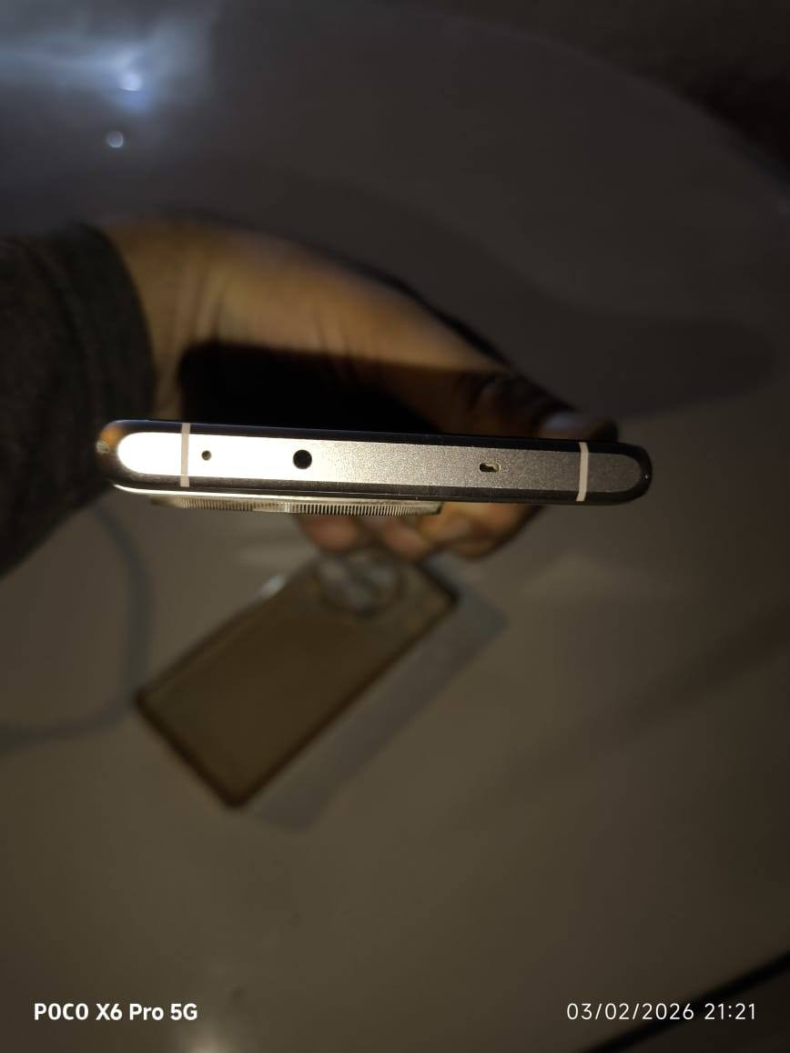 سلام عليكم ون بلص12r للبيع او للمراوس سعر350وبي مجال قليل
المواصفات
المعالج: Snapdragon 8 Gen 2 قوي للألعاب الثقيلة. �
Android Authority +١
الشاشة: 6.78 بوصة AMOLED بدقة ‎2780×1264‎ و 120Hz سلاسة عالية. �
OnePlus
البطارية: 5500mAh مع شحن سريع 100W.
ملاحضه: الجهاز ويا شاحنه سوبرفوگ 100واط بس مو مالته الاصليه
بدون كارتون
ويا كفر شفاف 
مكاني نجف كوفه 
ماعندي توصيل خارج النجف


**إذا كنت صاحب هذا الإعلان وتريد حذفه لأي سبب، رجاءا أرسل رسالة إلى الدعم الفني**