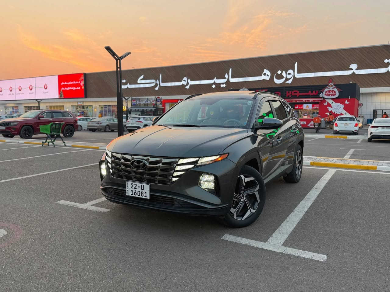 توسان 2023 ( بدون ايرباك ) فول مواصفات
جديدة جدا وع وضع الشركة نظافة ١٠٠٪؜
ماشية 28 فقط 

دخول وترقيم جديد بأسمي 
‎محرك كير كهربائيات صدر كلها بلاد و١٠٠٪؜

بدون ايرباك بدون تبديل بدون بارد 
حادثها جدا خفيف وموضح بالصور بالدعامية واي شي ورى الدعامية بلادي وماملعوب بي راديترات رادار وكل التفاصيل بمكانها والسيارة بدون اي دواخل ودواخلها مكفولة حتى من الرصعة وحتى البدنة بمكانها بيها رصعة بمقدمة البنيد ومصبوغ ع كدها يعني ربع قطعة صبغ فقط والباقي مكفول
 
الكشر لاشخوط لارصعات والداخل جديد 
محرك ٢٥٠٠ - داخل لون ابيض ( المرغوب )

فتحة ( سلايد ) - كشنات جلد  - رادارت 360 (امامي خلفي جانبي) - شاشة العدادات الكترونية (ديجتال) - تشغيل عن بعد - نقاط عمياء - شاحن وايرلس لاسلكي - صندوق كهرباء - تحديد مسار - تدفئة كشنات  - كشن كهرباء - اشاير بالمري - بصمة تشغيل وابواب - دخول ذكي  - نظام ترحيب - اوتو هولد - اوتو ستوب  - قيادة ذاتيه  - مثبت سرعة - توقف ذاتي امامي خلفي  (مانع التصادم )  -   تحكم ستيرن - وبعد بيها هووواي مواصفات 

‎السيارة جديدة بمعنى الكلمة وبالواقع بعد احلى وجاهزة من كل النواحي بدون اي نقص وكل التفاصيل مذكورة بالكامل 

‎‏‎السعر 204 وبيها مجال بسيط

‎‏‎للأستفسار هذا رقمي 
***********
