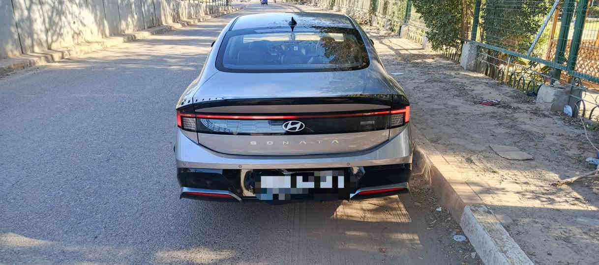 السلام عليكم 
سوناتا موديل 25 
وارد كوري غاز 
ماشيه 25 
رقم قادسيه بسمي 
بيه صبغ جاملغ امامي 
فول عدا الفتحه باقي مواصفات بالصور
السعر 206 وبيه مجال
***********
