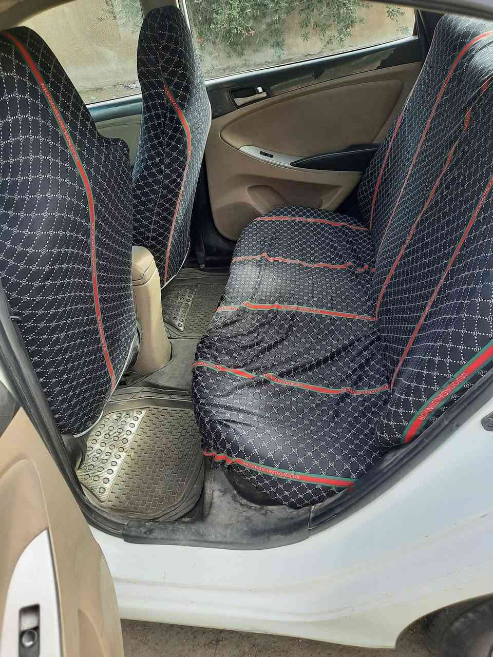 سيارة اكسنت موديل ١٥ خليجي محرك ١٦٠٠ ماشية ١٢٤ تبريد تدفئة شغال كير محرك كفالة فقط شخط بالباب موضح بالصورة بدون صبغ ماعدى الدعامية الامامية للجمالية رقم بغداد ألماني العنوان بغداد رحمانية الجعيفر السعر ١١٠ وبيهة مجال الرقم ***********
