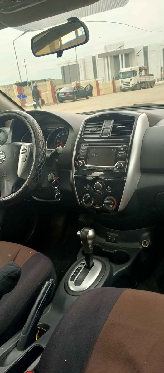 نيسان فيرسا موديل 2018مواصفات SVسبيشل
رقم سنويه هزه جديد لغاية 2031تحويل شرط 
بنيد +ربع دوسه صبغ بدون دواخل سياره بدون تعديل بارد بدون مصرف عنوان سياره عقرة رقم تلفون *********** اكر, نينوى
