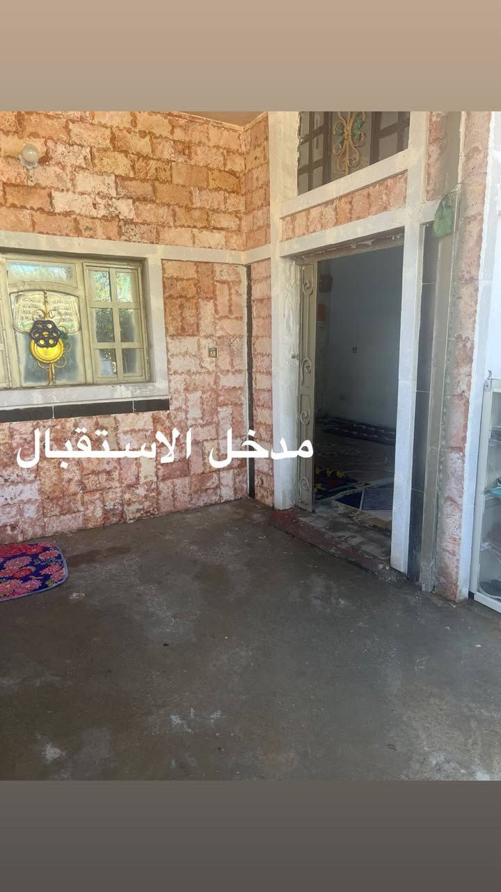 سلام عليكم بيت البيع بحي بدر المساحة ١٥٠ ***********
