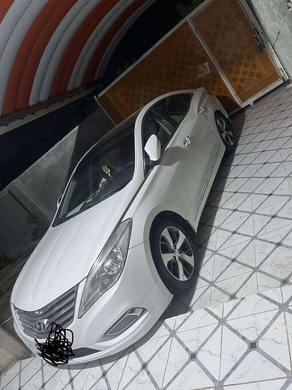 ازيرا خليجي موديل 2014 رقم بغداد مشروع وطني تتحول كل محافضات العراق المكان البصرة المدينة السعر 133 بية مجال سيارة بيت مكفولة 1/1 فول مواصفات 
رقم مبايل ***********
