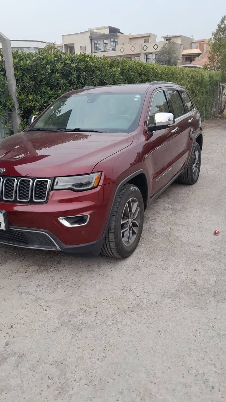 السلام عليكم جيب 2017 مكفولة بس الدعامية الامامية صبغ السعر 270 للاستفسار ***********
