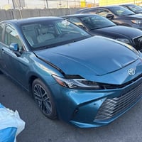 كامري هايبرد • XLE • ٢٠٢٥