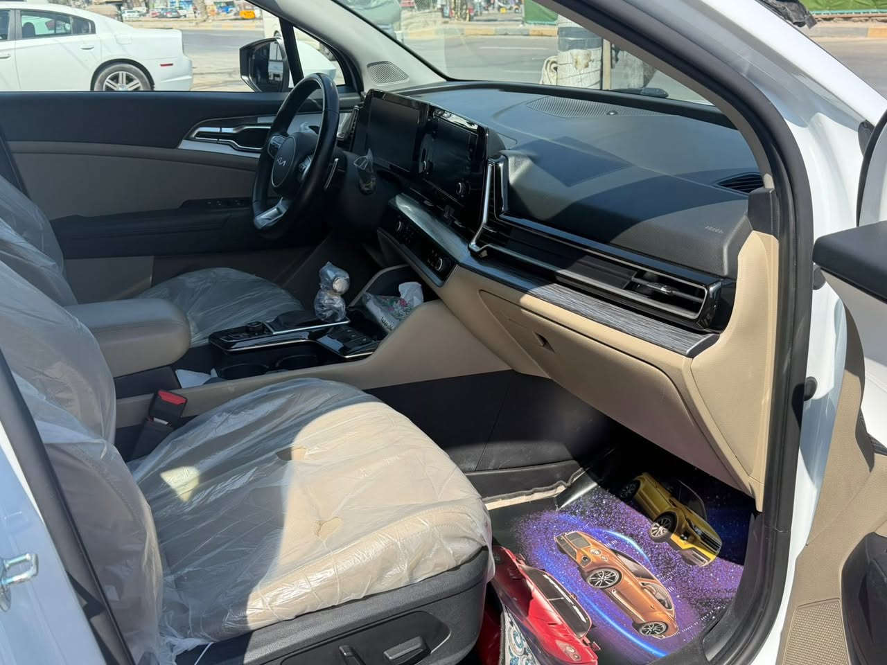 التفاصيل ‭٠٧٧١ ٦٦٦ ٥٦٢٠‬
