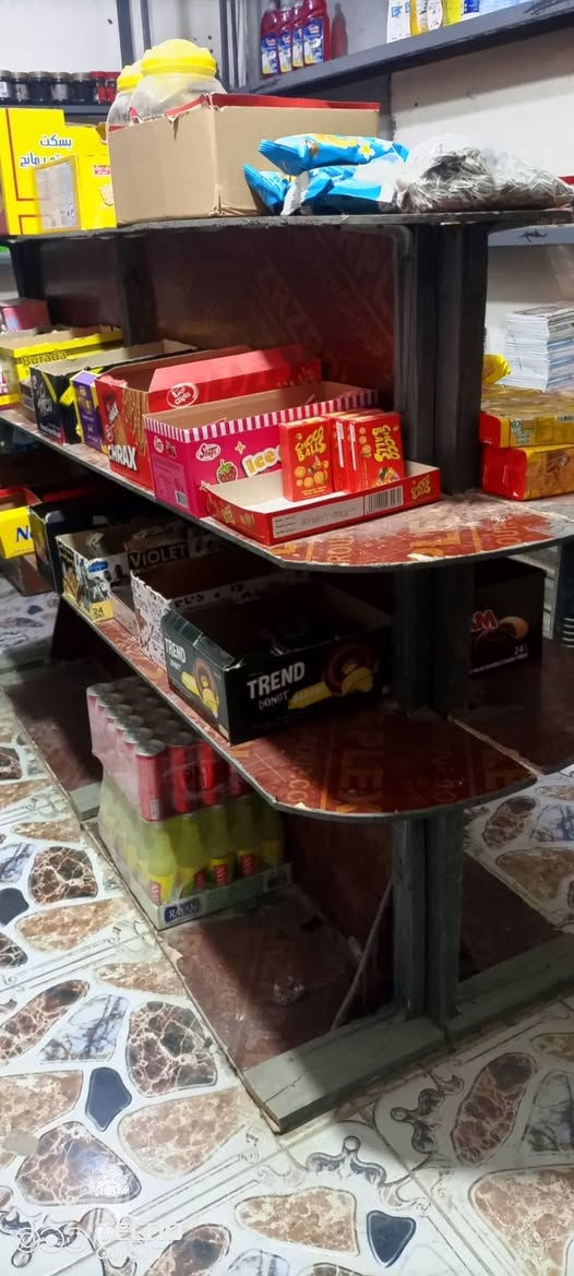 #للبيع رفوف حديد مال محل + ميز حلويات مرتبات ونظيفات
للبيع الشراي يراسلني خاص


**إذا كنت صاحب هذا الإعلان وتريد حذفه لأي سبب، رجاءا أرسل رسالة إلى الدعم الفني**