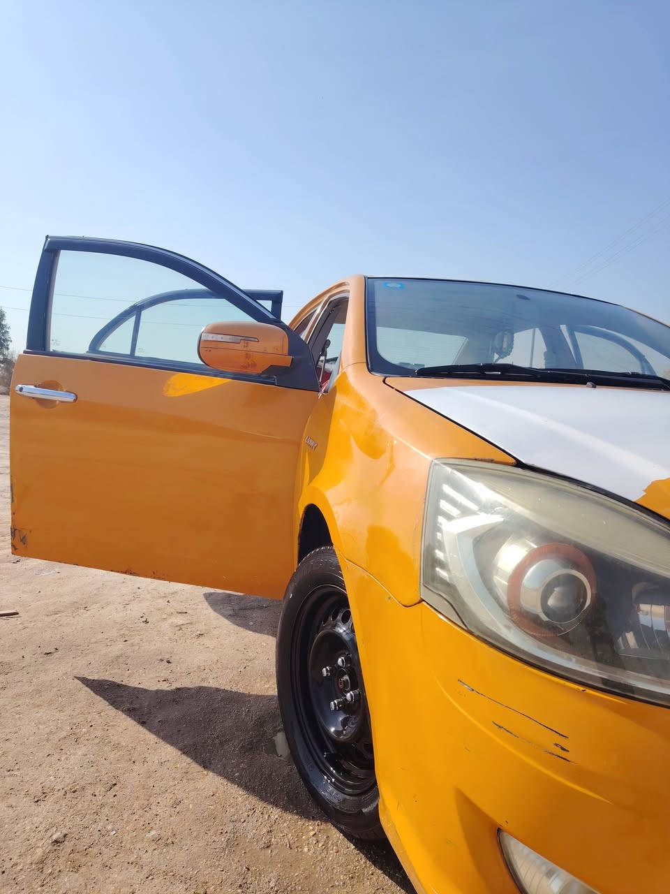 جيلي موبل موديل 2013 محور مكينه وكير كورله 1800 مكينه وكير خير من الله تبريد شغال كهربائيات شغاله لايت زنون والسياره بسمي مصفره هيئه غرامات سنويه لل30 
مكان الناصريه السعر 45 وبيها مجال رقم الهاتف ***********
