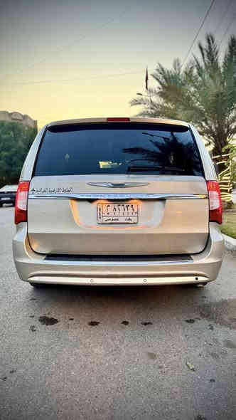 السلام عليكم 
كلايسلر تاون كانتري للبيع 2014 
رقم بغداد بأسمي 
المواصفات 
رادار جانبي 
ابواب كهرباء
جنطه كهرباء 
كشنات كهرباء 
فول كهرباء 
كشنات منفصل 
السياره شادلهه منضومه غاز 
حادثهه جاملغ وبنيد امريكا وبيهه جاملغ خلفي هنا بالعراق 
صور الحادث موجوده بالمنشور 
ماشيه 122 
السياره نضيفه ومابيهه اي نقص 
السعر 153 وبيهه مجال 
مكان السياره بغداد السيديه او حي الجهاد 
للاستفسار الاتصال على الرقم 
***********
مكلف بالنشر
