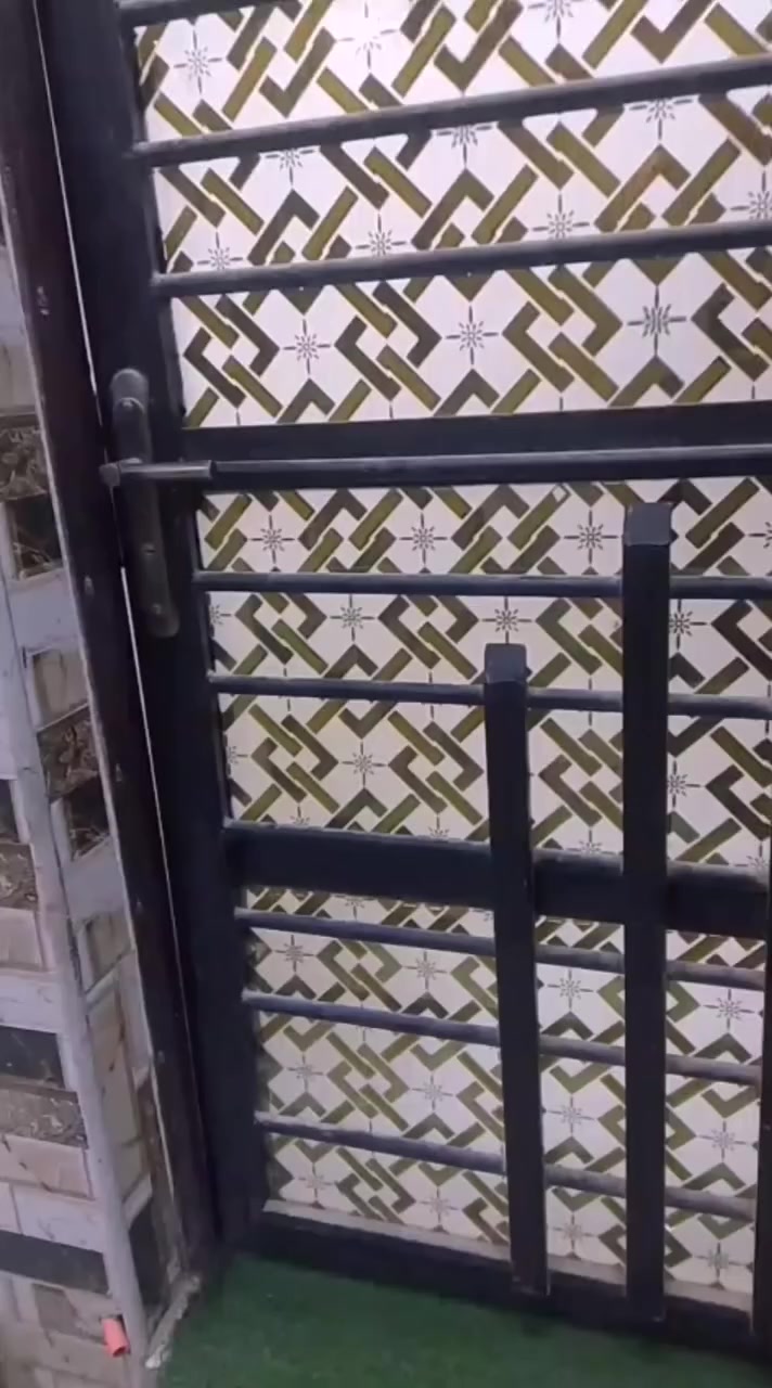 بيت رقم للبيع المعامله جهازه باقي تقيم..ع قرار 20
بالتضحيه نهاية شارع الملعب  المساحه 100 متر امامي يبعد عن الشارع 100 متر البناء طابوك 
 البناء حديث 

تفاصيل والسعر اتصال
 
***********
