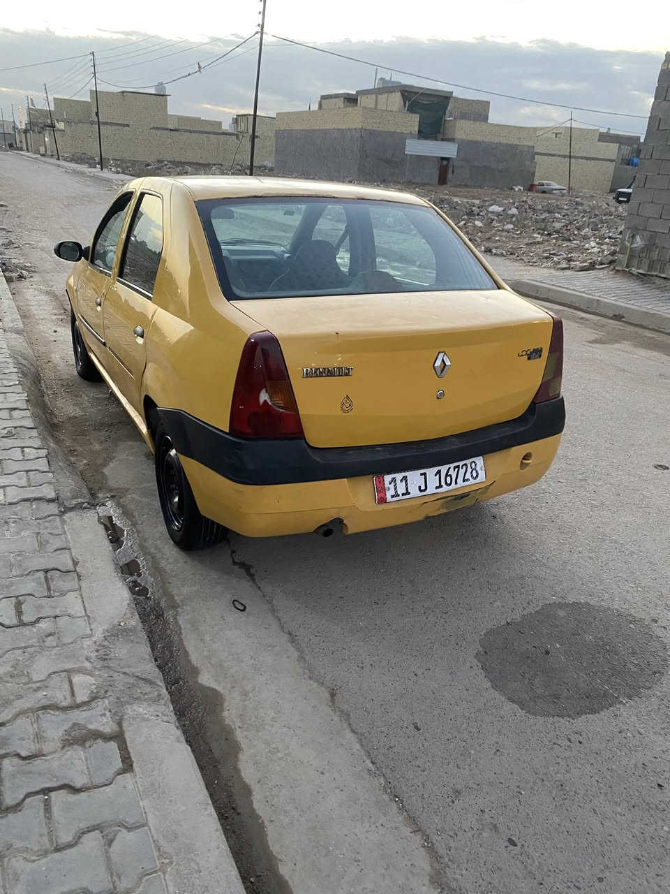 سلام عليكم رينو لوكان للبيع موديل ٢٠٠٩سياره خير من الله مكينه وكير بيه تخم تاير صدر امامي كامل جديد السياره جاهز للأخير عوزه بس تبريد بيه تصليحات خياس ومكانات صبغ ما بيه ضربه لاستفسار *********** مكاني مدينه الصدر غير متواجد ع الفيس
