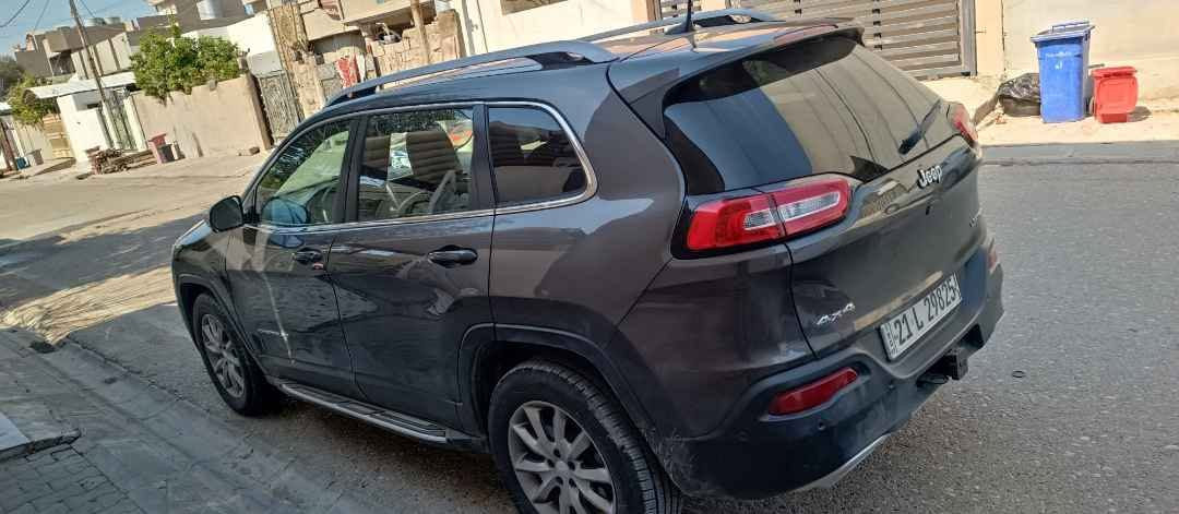 سەیارە جێب شیرۆکی گراند مودیل18  فول مواسفات بسمەشاشە ئایپاد سەناوی بەسەرچوە ساڵیکە بەناو خومانە دەفتر بنزینی هەییە کشن جلد کوشن هیتەر سوکان هیتەر تحکم سرعە فولە بەکورتی رادارە بەشەرت تحویل شرت گیرو مەکینە غرامە  بێ سبوغ بێ زربە سعری 165 مەجال  ژ.م *********** كركوك, العراق
