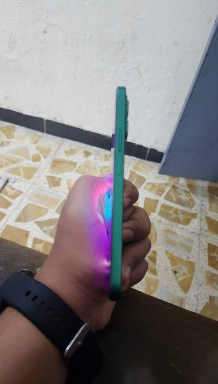 سلام عليكم تلفون هونر X8Dللبيع تلفون كلشي ما بي ما مفتوح عله حطت شركه ذاكره 512يعني نص تيره ممان بغداد مدينه صدر قطاع 14 رقم الهاتف ***********
