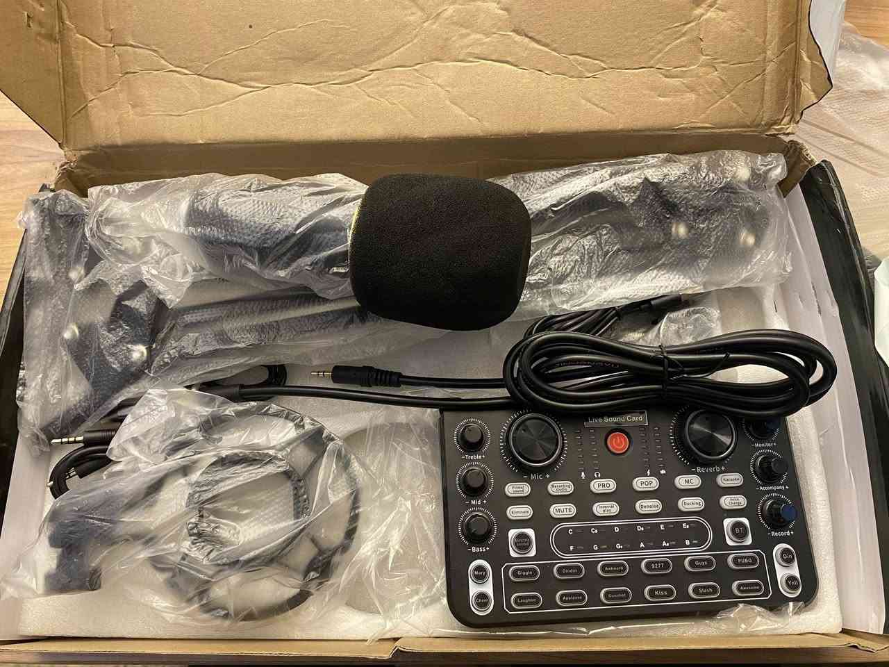 جهاز صوت امزون 🎼🔈🎤🎛️
مايك و ستاند و جهاز تنظيم الصوت معداته كاملة وجديدة
السعر ١٥٠٠٠ 
للتواصل خاص أو واتساب ***********
