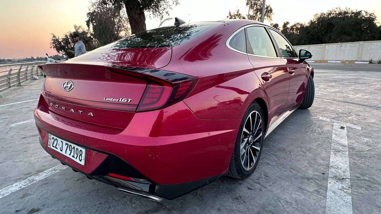 SONATA 2021 LIMITED
السعر : 165 ورقه وبيها مجال بسيط

اللون : أحمر 🔴

ماشيه 63 الف ميل  

صور الحادث موجودة بالمنشور 

المواصفات :
   
‎✅ محرك 1600 تيربو جارج  
‎✅ قمارة السيارة بانوراما  
‎✅ حساسات امامي وخلفي اصل  
‎✅ حساسات الاجتياز الجانبية  
‎✅ حساسات الانحراف عن المسار  
‎✅  نظام الكاميرات الاربعة برؤية 360 درجة  
‎✅ امكانية تحريك المركبة بالريموت  
‎✅ رادار امامي تفاعلي للتنبيه والبريك الذاتي  
‎✅ اشارات بالمرايا الجانبية  
‎✅ لايت زينون اصل عالي وواطئ مع حاجب LED 
‎✅ بصمة باب وبصمة تشغيل وتشغيل عن بعد 
‎✅ ويل كب لمتد حجم 19 مع طقم تاير بحالة ممتازة  
‎✅ غرفة السيارة جلد اسود اصل  
‎✅ تحكم كهربائي متكامل لمقاعد المقدمة  
‎✅ المقاعد الامامية تدفئة وتبريد مقعد 
‎✅ تحكم ستيرن جهتين متكامل الايعازات مع الرادار 
‎✅ شفتات ستيرن للتحكم بالكير العادي 
‎✅ شاشة دشبول كبيرة متكاملة الايعازات  
‎✅ تبريد المركبة قطعتين امامي وخلفي  
‎✅ شاحن موبايل وايرلس مع منافذ USB,AUX 

مكان السيارة : بغداد / الكاظمية 
للاستفسار : *********** أو ***********
