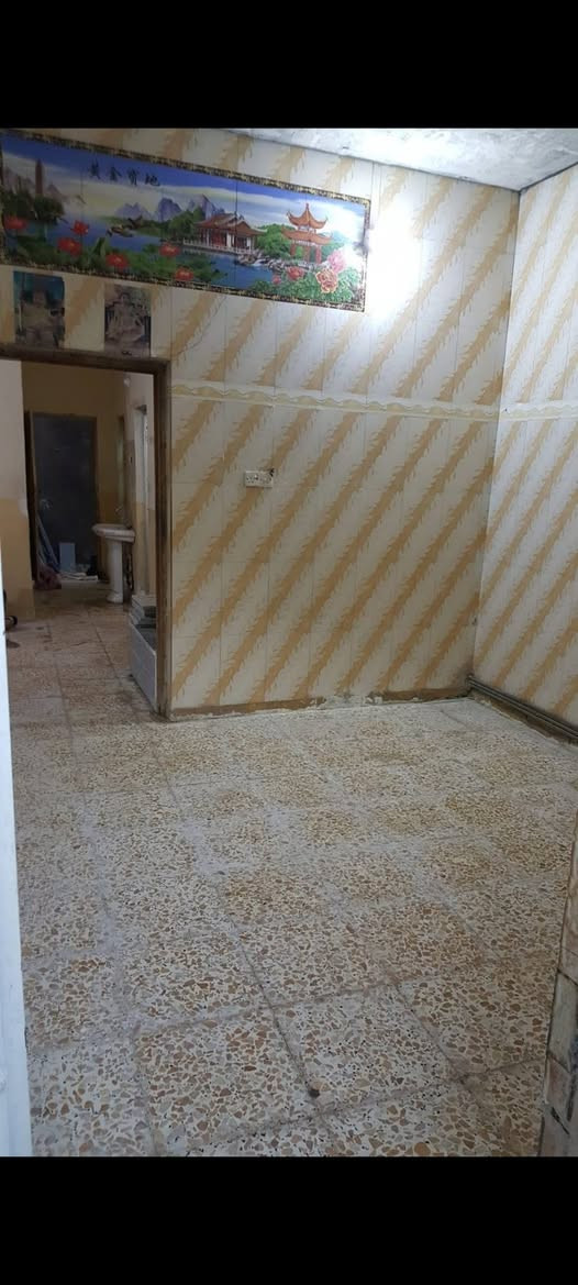 دار للايجار مساحه 100م استقبال . ومطبخ. وصاله .وغرفه نوم وحده. صحيات. شارع نهر الهنيديه قرب المسبح مقابل المستشفئ الكفيل السعر 300الف للاستفسار ***********
