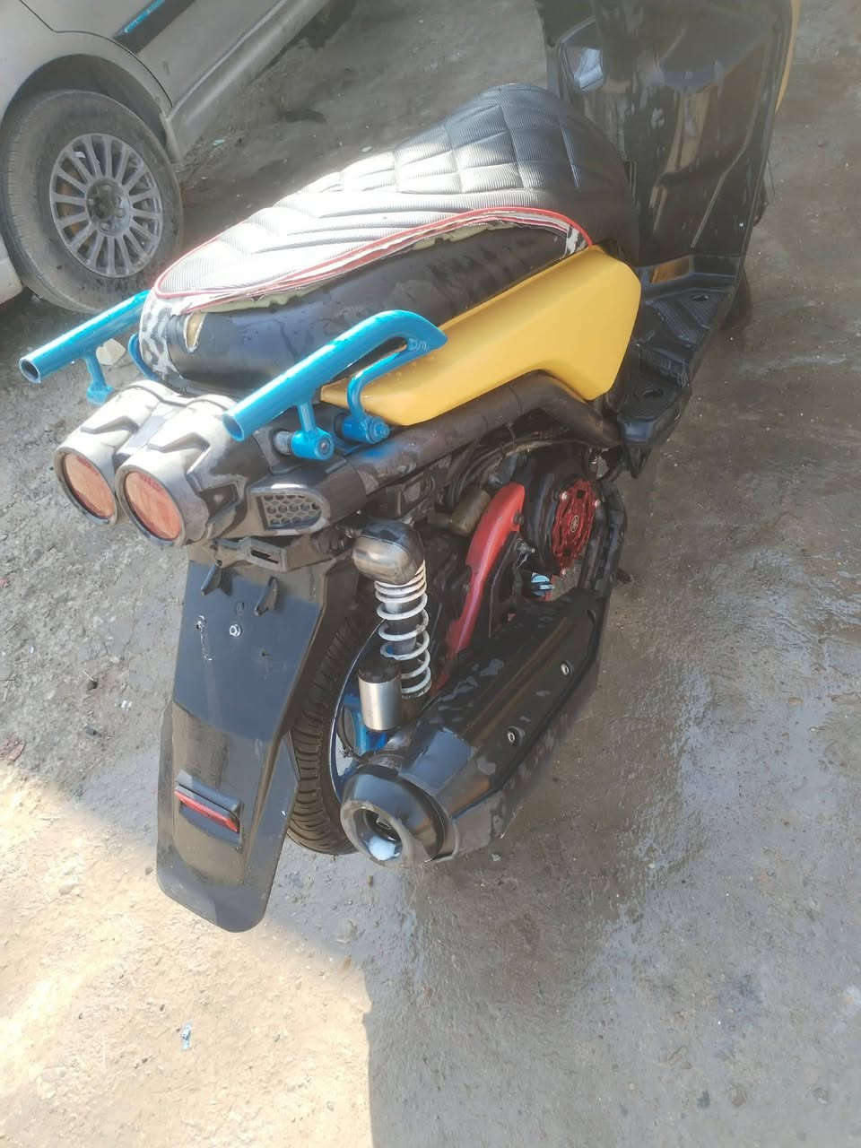 السلام عليكم دراجة سكنس لبيع كفرات مصبوغة جمالية السعر 750 وبيها مجال مكاني بغداد  مدينة الصدر ***********
