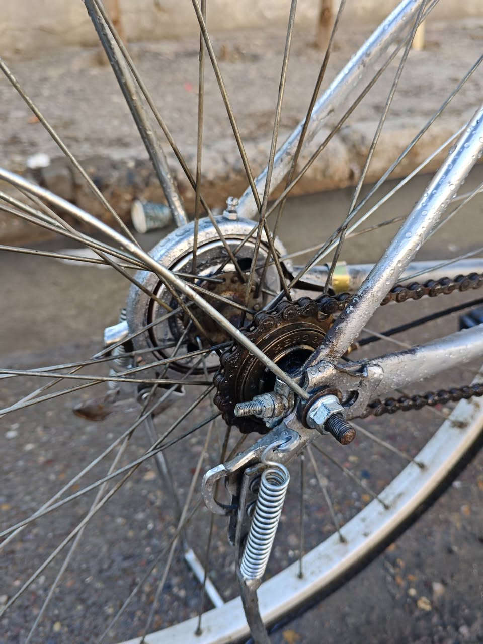 سلام عليكم بايسكل بناتي حجم 26
كامل مكمل مابي اي نقص 
بريكات جدد
جاملغات جدد
سلة جديدة
لايت حساس جديد
سعر 60 بي مجال حك الجية
للتواصل ***********
مكاني البياع الرسالة الثانية 
ملاحظة مصبوغ فقط (للجمالية)
