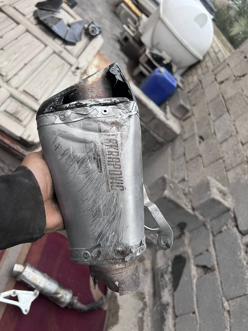 مال بي ام كله اصلي
قاعده يمنه كامله 
هيه ودوسه البريك
وضاغطها هيه وقبها البلاد اي 
شي مابيه وصالنصه اصليه
مضرره تصلح تغليف وتتعدل
اي شي مابيها صوته فول عالي
معروفها الصليه هاي النوعيه
بس الخارجي  مضرر


**إذا كنت صاحب هذا الإعلان وتريد حذفه لأي سبب، رجاءا أرسل رسالة إلى الدعم الفني**