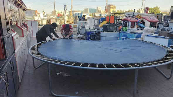 ملاعيب أطفال كلة اصلي
كوخ
مزليكة
فريرة
كمازة كبر 4 متر
استفسار ***********
