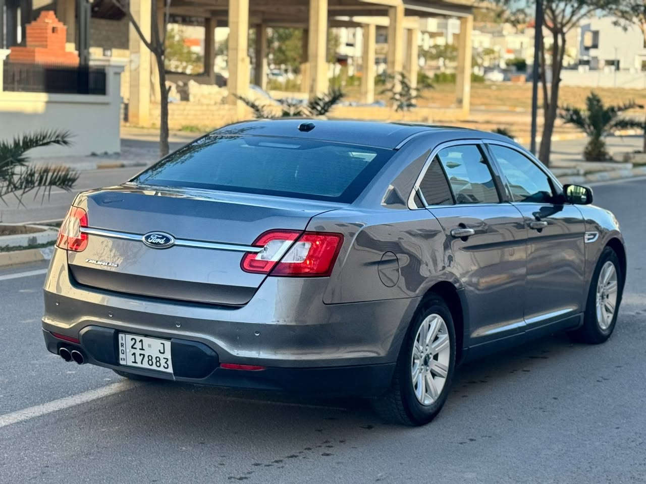 السلام عليكم
فورد تورس 2012 
#السعر ( 93 ) $ ورقه
للاتصال ***********
السونار مرفقه  
محرك V6
دواخل عسلي جديد
 حجم محرك 3500 
نظام غاز 
حساس خلفي
كير محرك بشرط
كشنات كهرباء     
وثبيت سرعه 
لايتات زنون   
دواخل جديد
طخم تايرات جديده
شرط تحويل و غرامه ووكاله
رقم سليمانيه جديد
 سنويه جديد
عنوان ديالي خانقين
