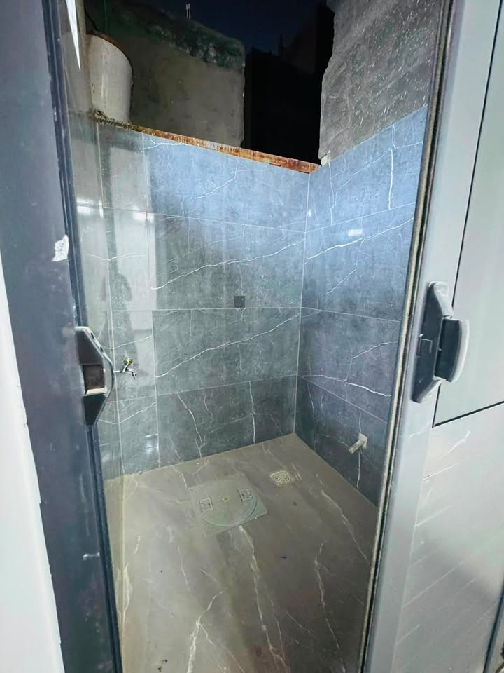 🏡 للبيع نقد فقط – دار جاهز للسكن 🏡

🔹 الموقع: بغداد – الدورة – البوعيثة

📌 مجمع السلطان الثالث ثاني فرع

تفاصيل العقار:

✅ المساحة: 100 متر

✅ الواجهة: 6.25 متر

✅ النزال: 16 متر

✅ عدد الطوابق: طابقين حديث

مواصفات البناء:

✔️ 4 غرف نوم 

✔️ استقبال مريح

✔️ صالة واسعة

✔️ مطبخ بتصميم عصري

✔️ صحيات عدد (2)

✔️ تشطيب درجة أولى مع جميع الخدمات

🛑 ملاحظة: الدار جاهزة للسكن فورًا

🛑 البيع مباشر من المالك بدون دلالية

📜 نوع العقار: طابو زراعي – سند 25 – إقرار محكمة

📞 للاستفسار:

📲 اتصال أو واتساب على الأرقام:

☎️ ***********

📩 لمزيد من التفاصيل، تواصل معنا عبر الخاص أو الاتصال المباشر!
