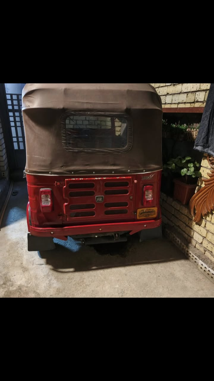 سلام وعليكم تكتك للبيع موديل ١٨ رقم وسنويه معمرة بيهه بس الدوس تخم تاير جديد تجفيت جديد تكتك خير من الله السعر ٥٥٠٠ وبيهه مجال المكان بغداد العبيدي راسه شارع ٢٠ ***********
