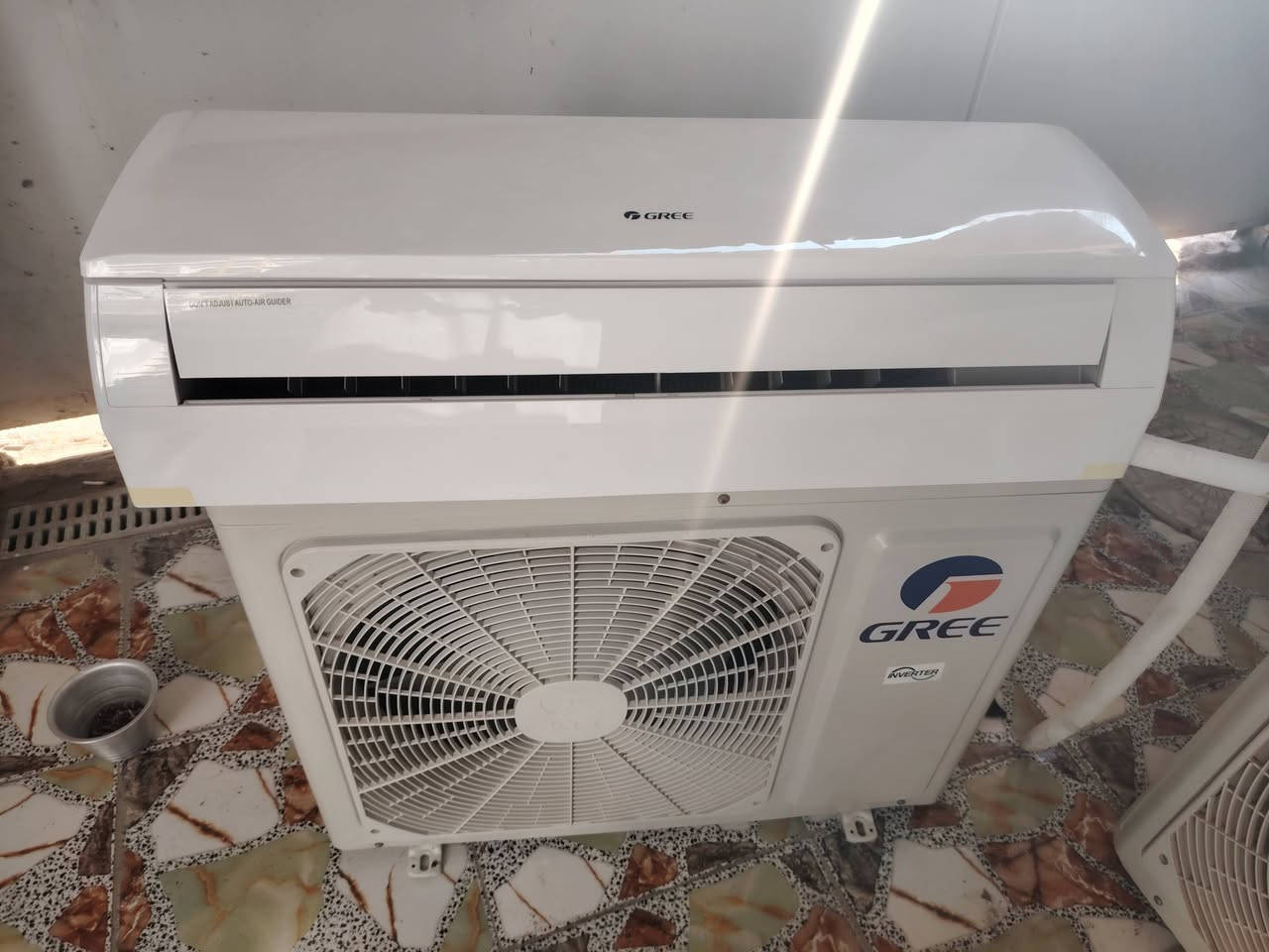 سبالت مال فندق عدد 5انفيرتر جدد 
كري عدد 2 حجم ثنين طن واحد بيهن ليك وثاني شغال
سعر الواحد 275 
وسبلت واحد طن /بي ليك سعرة150 
وسبلت يورك طن ونص/ بي ليك سعره225 
وسبلت الحافض طن ونص /بي كود سعره 200
 وياهن بواري عدد 2  والباقي دفن بوريه كلهن بدون غاز  بيهن ريمون وقاعده وايرات 
مكانك كربلاء طويريج
 //*********** متواجد وتساب فقط
