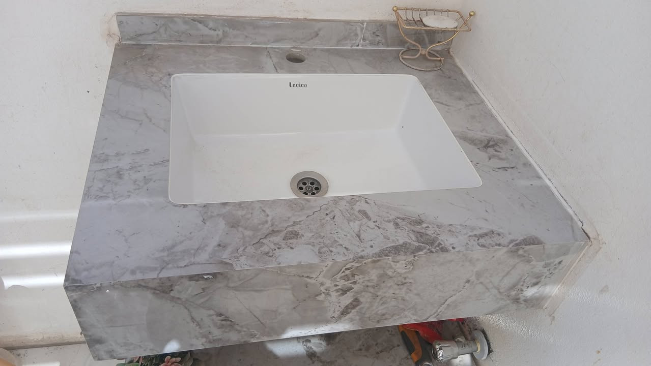 سلام عليكم للبيع مغسله كرانيت جديده
***********
