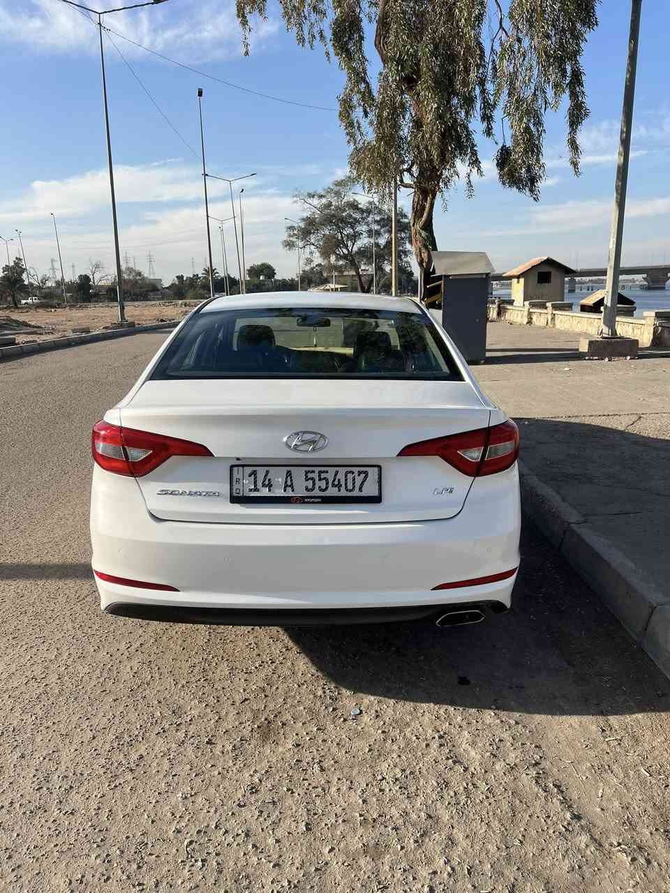 السلام عليكم سياره لبيع سوناتا وارد كوري مديل 2017 سياره كفاله عامه من كل شي منّ ضربه وصبغ وتبديل شخط وبارده سيارة فول موصفات  كشنات سترين  تدفئه  دخول ذكي صندوق عنده اقترب يفتح من واحد اشار ترحيب شاشه بلادي كامر خلفي نضام ايكو محرك وكير احجم 2000 خط واحد بلاد محرك برغي مامفتوح منه حالة الوكالة جاهز من كل شي حداد تبريد خمسة ويل كاب مآبي اي نقص رقم بصره بسمي سنويه جديد اهز اهم بعدهي مامخلص سعره 160 انتصل برقم هاتف *********** رجانا  اللي ما يعجبه لا يعلق ولا يتعب نفسه
