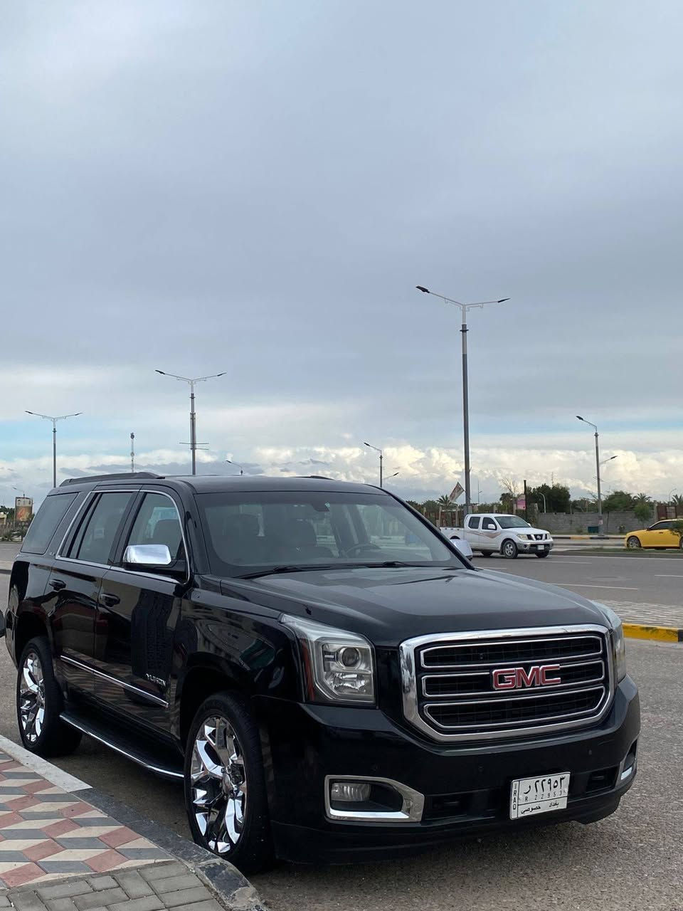 سلام عليكم جمسي يوكن مديل 2018 كفاله عامه بيهه بارد واحد فقط والباقي كفاله رقم بغداد تحويل ثاني يوم فول مواصفات ماعده الفتحه والبصمه سياره جديده مال جناي تخم تاير مكينه كير حداديه 
السعر 365 وبيهه مجال مكان السياره البصره المشراق الجديد للإستفسار 
رقم *********** والشراي يتصل
