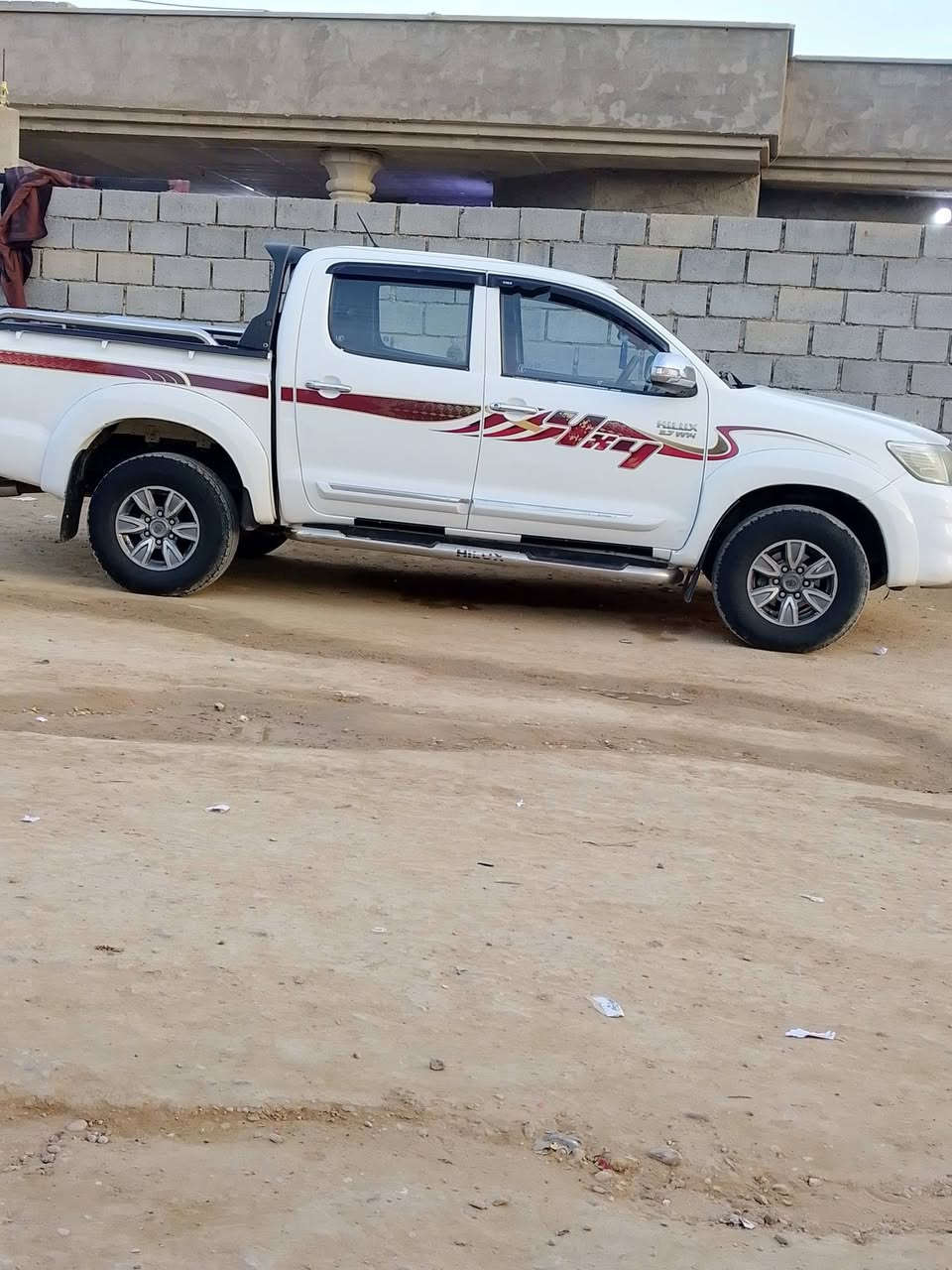 بيك اب تيوتا هايلوكس فور ويل كويتي2012 للبيع رقم واسط مشروع وطني بسمي تريد تحويل  تريد وكالة مكانه الانبار حديثه بروانه حي الشرطه  السعر 165$ورقه وبيه مجال لطيبين أي استفسار ***********
