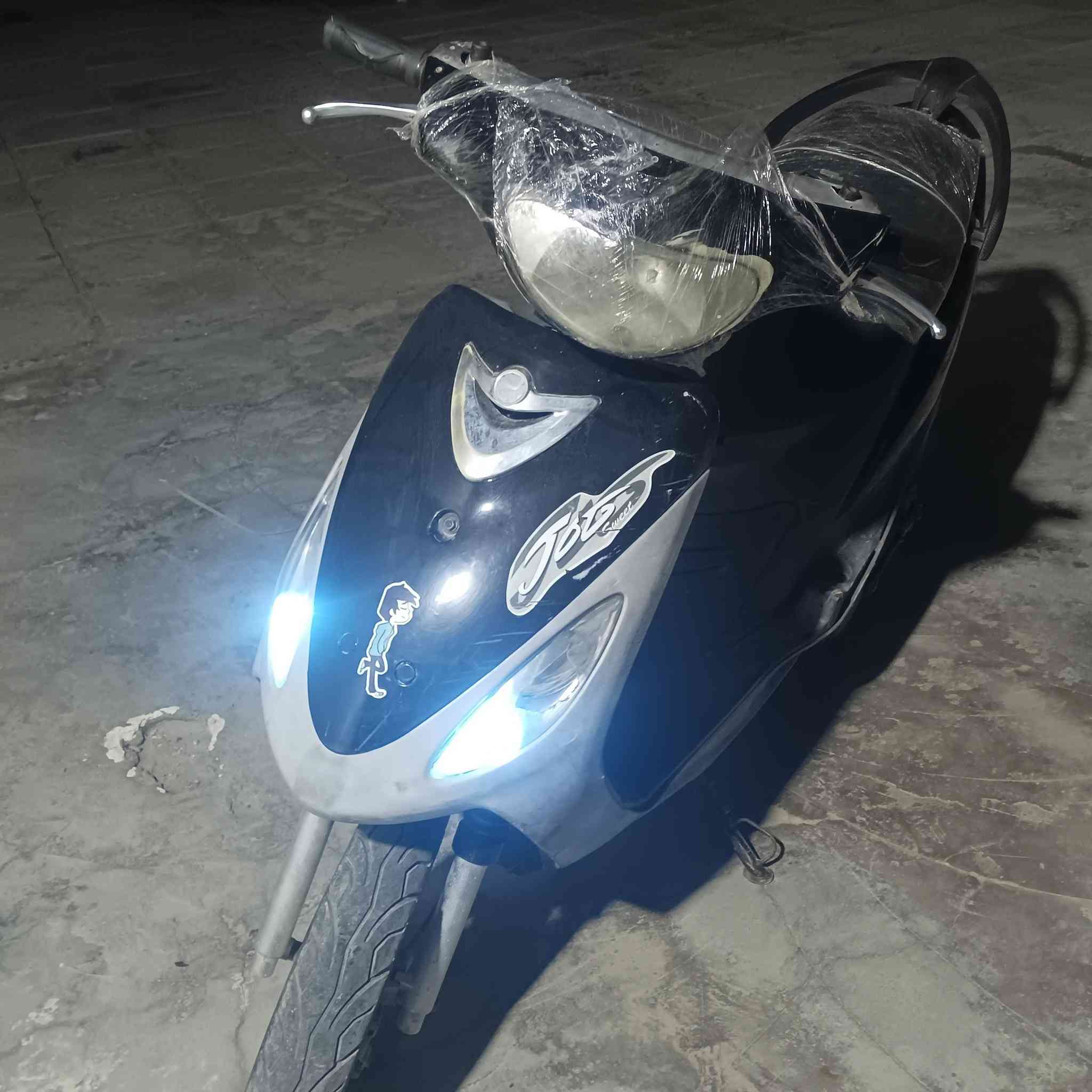 السلام عليكم 
دراجه ماكس منغولي الدراجه ما مفتوحه كهربائيات شغاله هندر سلف  لايت عالي وناصي الدراجه بوشه 55 الدراجه نقصهه بس اكزوز لين البيهه معوج شد واحد جديد وبعد ما عليهه اي شي  
الدراجه للبيع السعر خاص  او مراوس  ماكس بليسي او ماكس عدله


**إذا كنت صاحب هذا الإعلان وتريد حذفه لأي سبب، رجاءا أرسل رسالة إلى الدعم الفني**