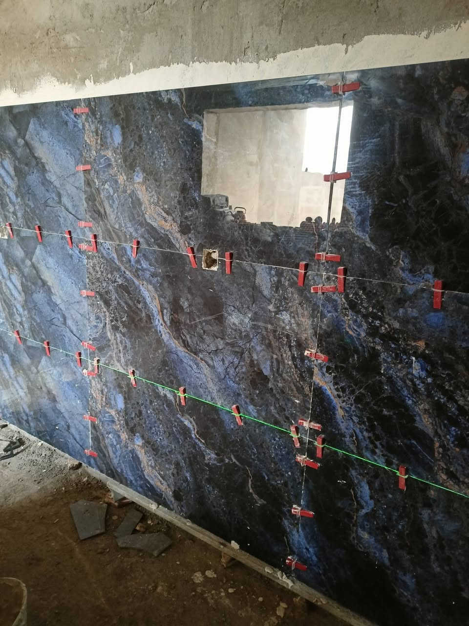 السلام عليكم كادر اخطصاص سراميك بورسلين كاشي كوبنات مرمر واجهات وجميع الديكورات  تسليم مهندس ***********واتساب.  ***********
