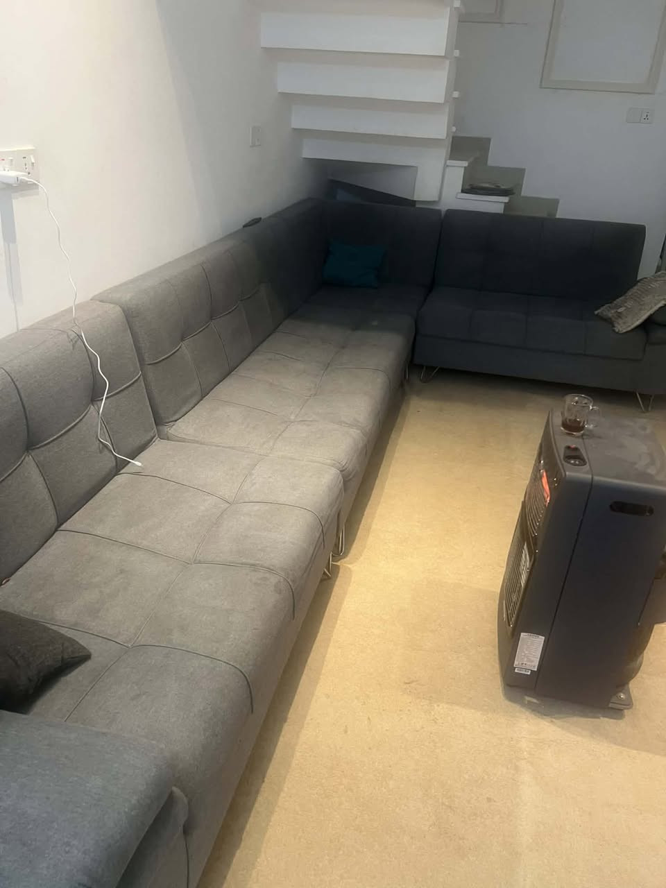 ديوان نضيف للبيع 7مقاعد ماعدا الزاوية ب300وبي مجال بسيط مكانه البلديات


**إذا كنت صاحب هذا الإعلان وتريد حذفه لأي سبب، رجاءا أرسل رسالة إلى الدعم الفني**